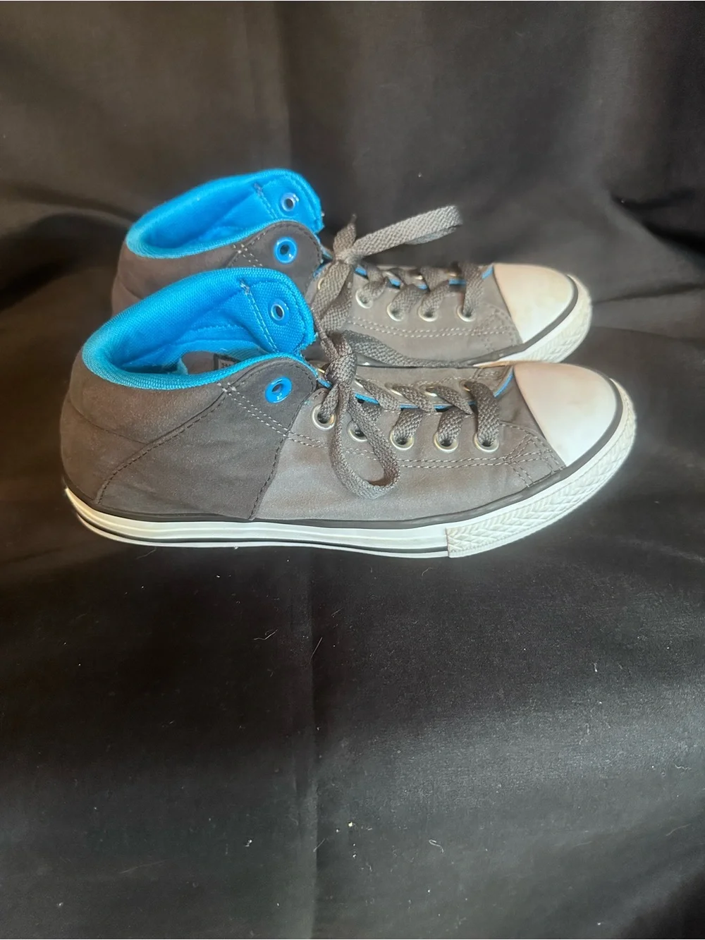 #S-1104 Converse All Star Kids Gray Canvas Sneakers with Blue Lining, SZ 5-1/2